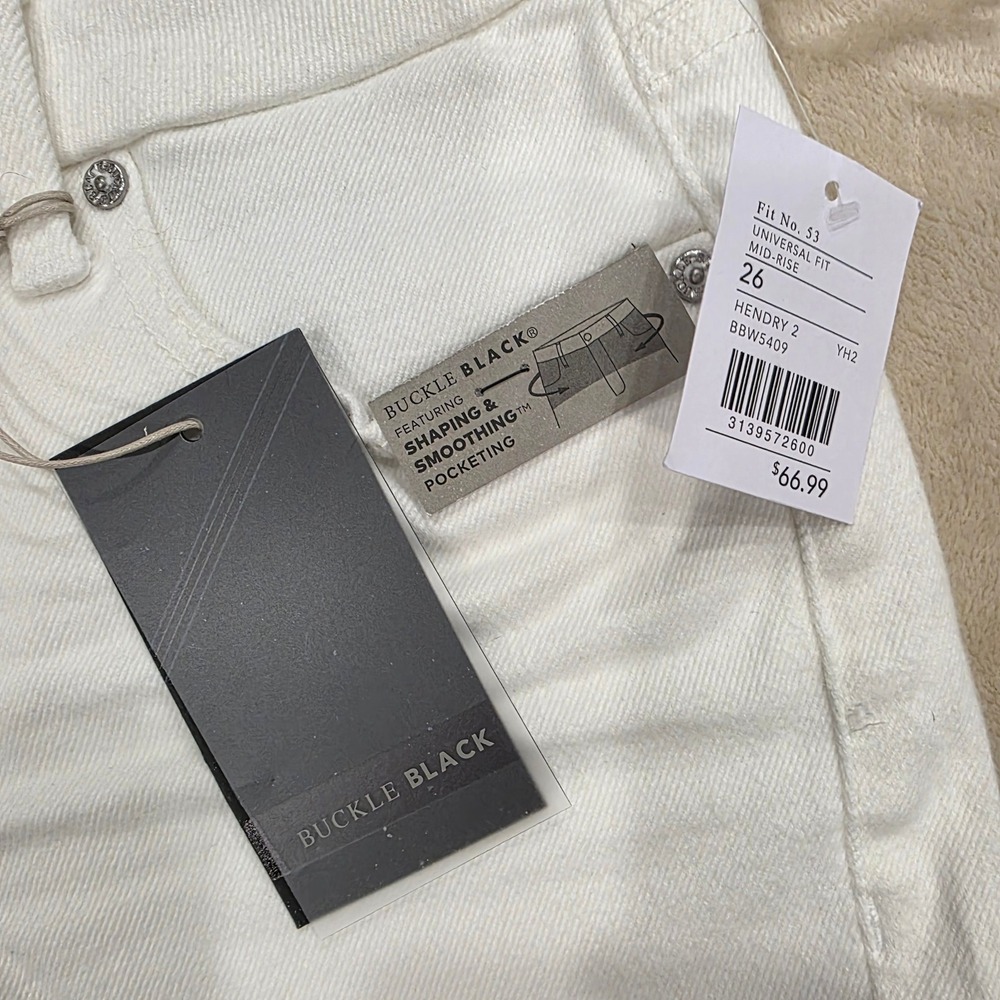 Buckle Black Fit No. 53 White Denim Shorts Size 26 NWT Frayed Mid-Rise - Picture 2 of 6